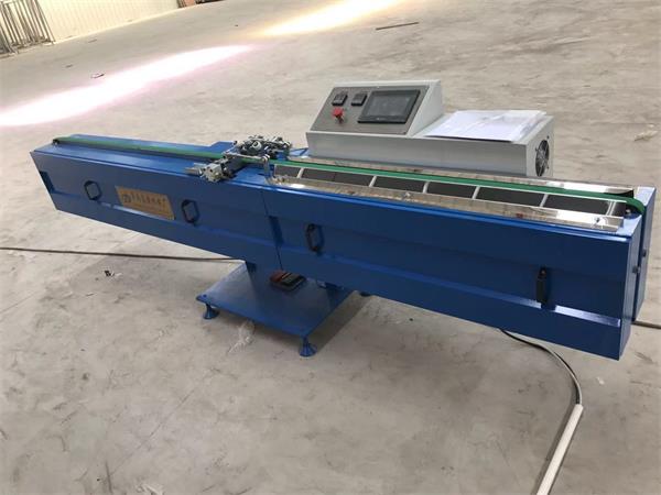 丁基胶涂布机设备特点: